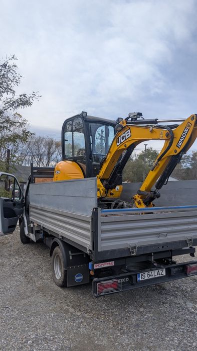 Miniexcavator de închiriat