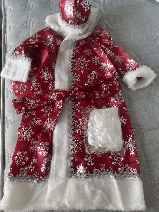 Новый новогодний костюм Деда Мороза