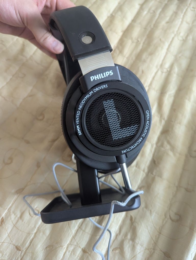 Наушники Philips