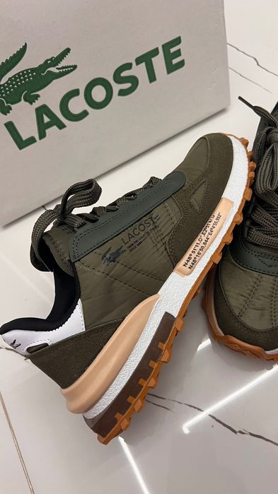 Маратонки чисто нови Lacoste