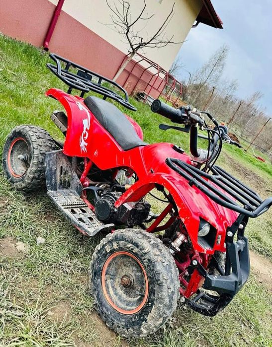 Vând ATV benzina urgent