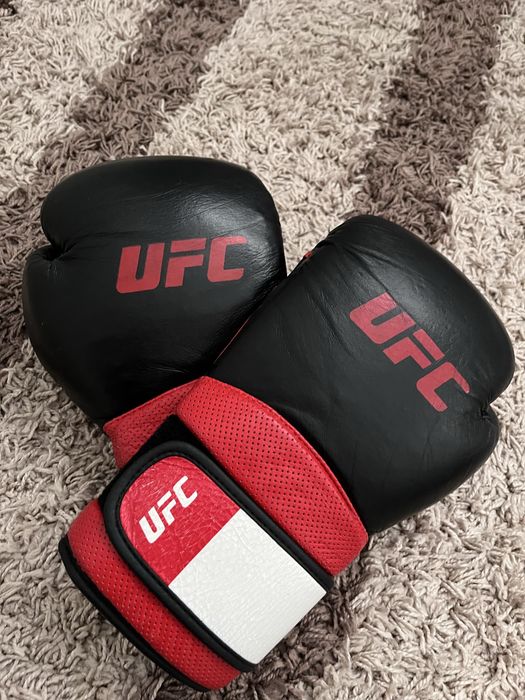 Кожаные перчатки для бокса !