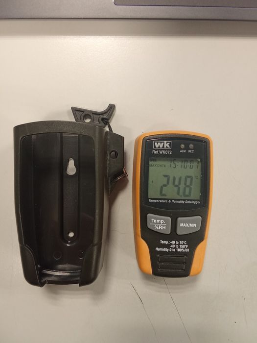 Termometru - Higrometru cu memorie de date si afisaj DT-172