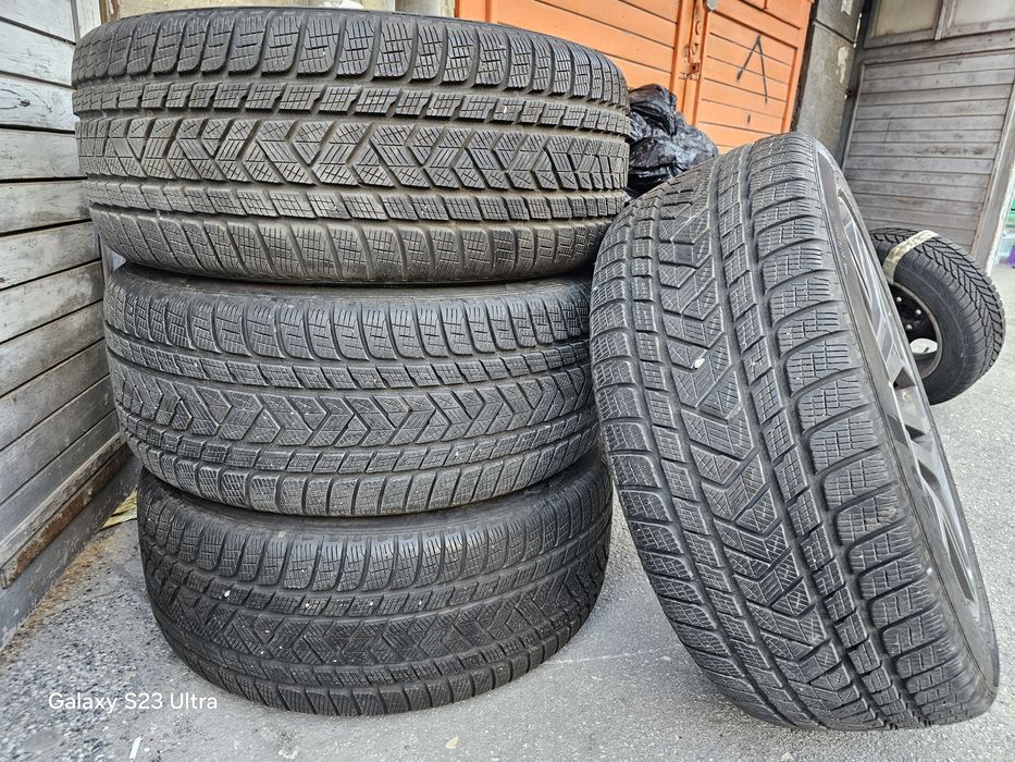 Гуми  Pirelli Scorpion с джанти  275/45 R20