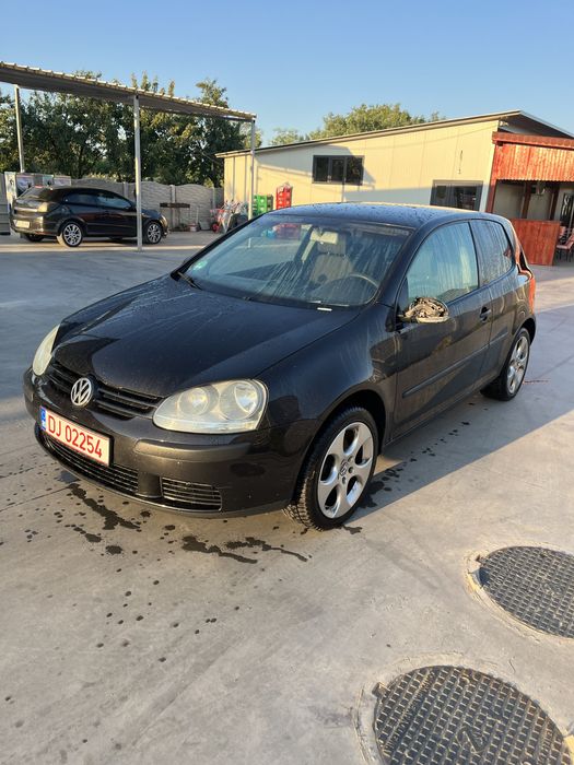 Vând wolkswagen/golf 5