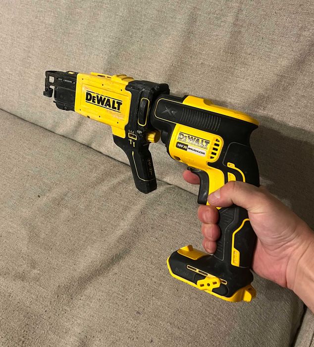 Surubelnita gips carton DeWalt DCF620 XR 18V cu magazie DCF6202