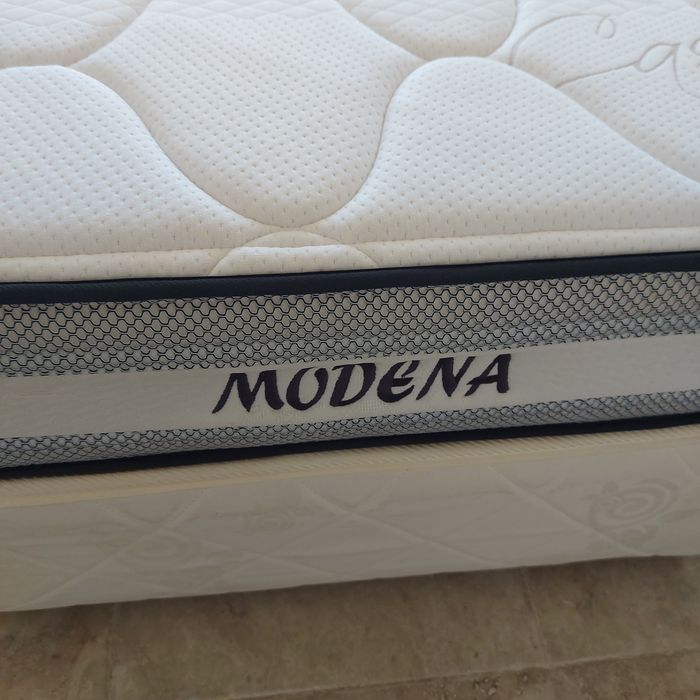 Продавам единични легла.