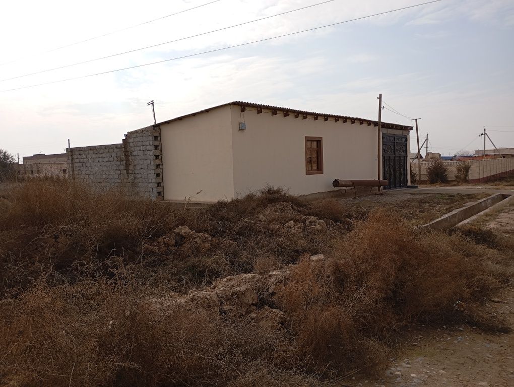 Hovli sotiladi 6 sotix