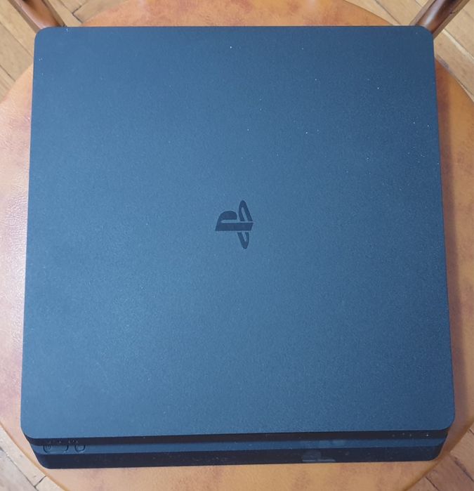playstation 4 cu jocuri si 2 console