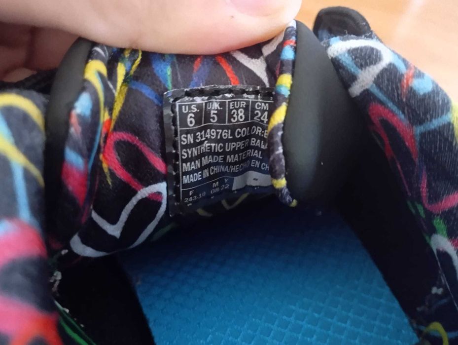 Pantofi sketchers nr 38