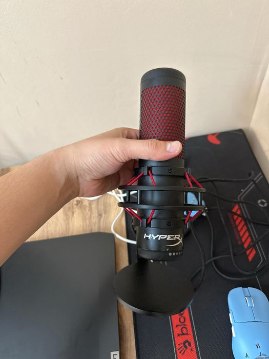 Микрофон hyperx, пользовался год. Состояние илеальное
