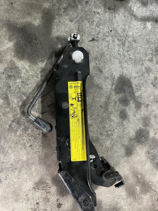 Cric / Coarba / cheie roti Audi A6 A4 A5 A3 Skoda Octavia Superb