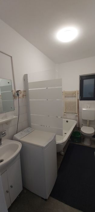 Apartament 2 camere de închiriat bloc renovat
