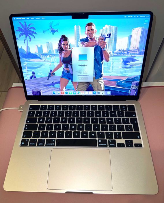 MacBook Air M2 - doar 76 cicluri baterie - 13.6”, 256GB