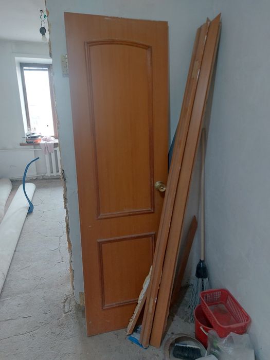 Отдам дверь 60 см.