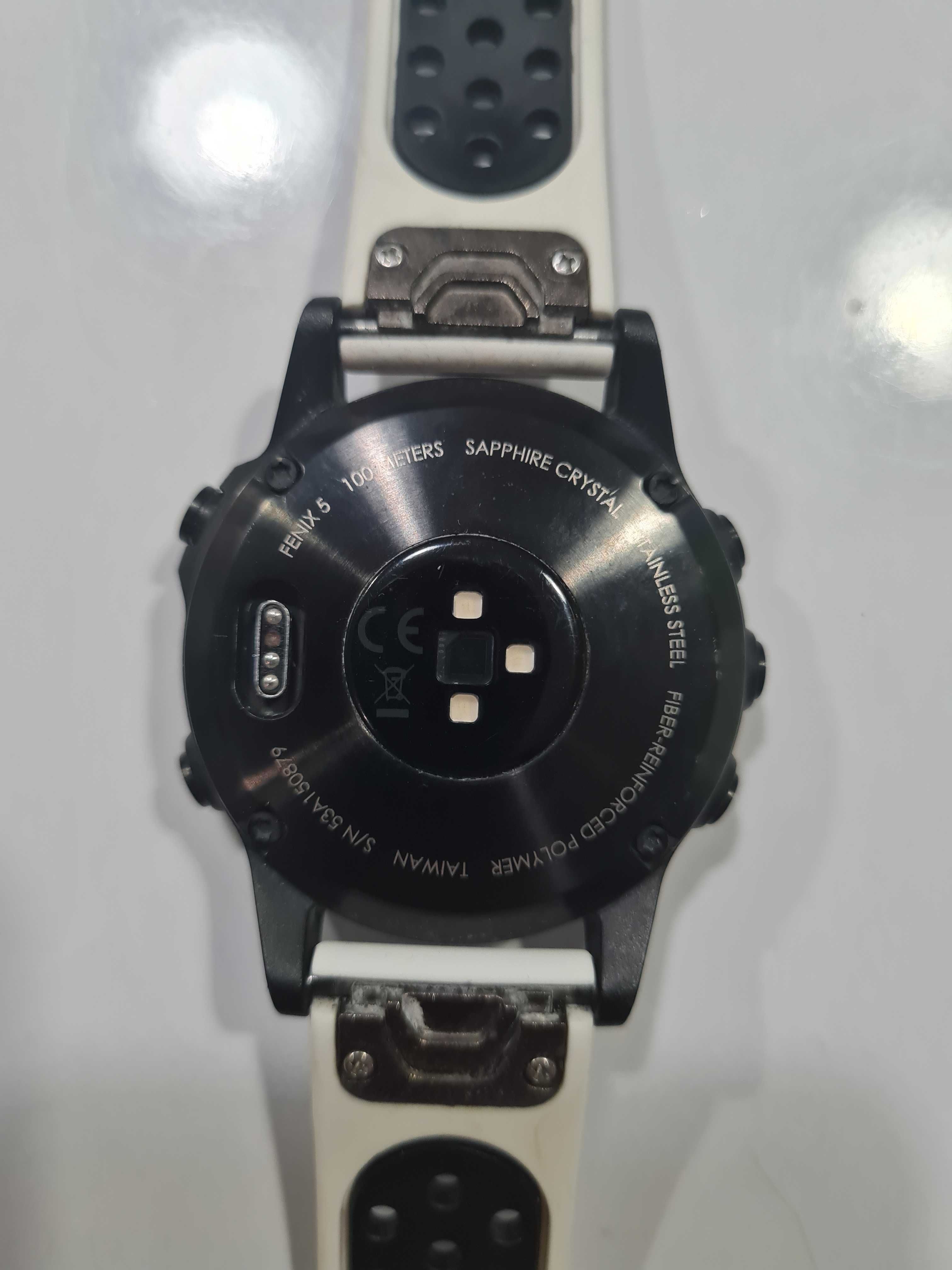 Часы Garmin Fenix 5 Saphire