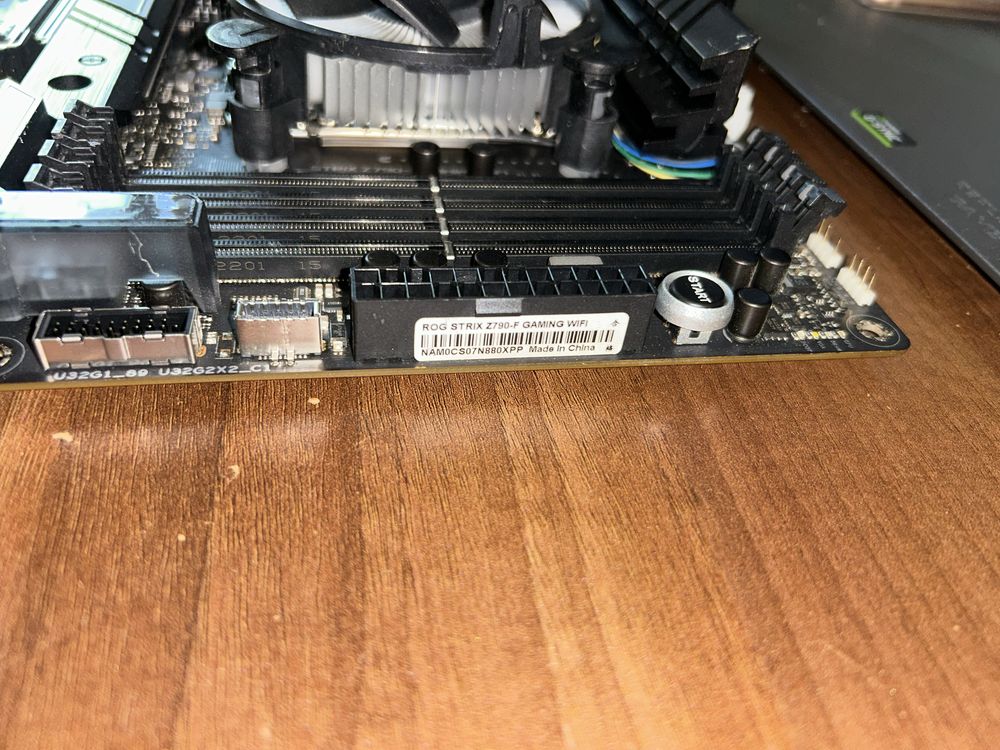 Kit Gaming Intel Core i7 12700 / Placa de Baza Asus STRIX Z790-F WIFI