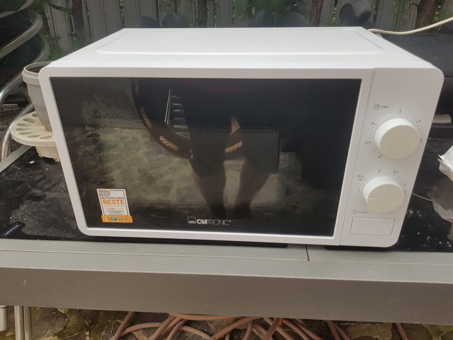 Vand cuptor cu microunde Clatronic
