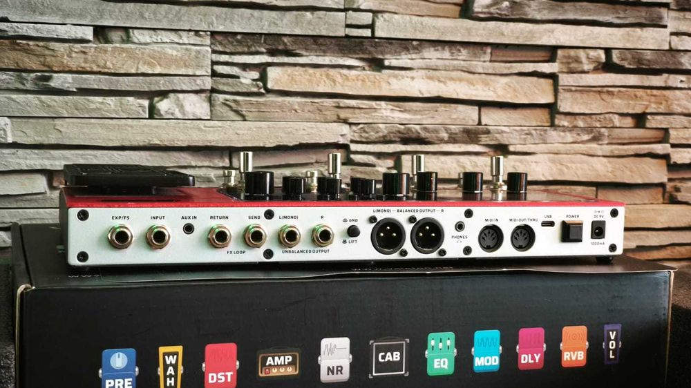 Procesor efecte chitara Valeton GP-200R - Garantie