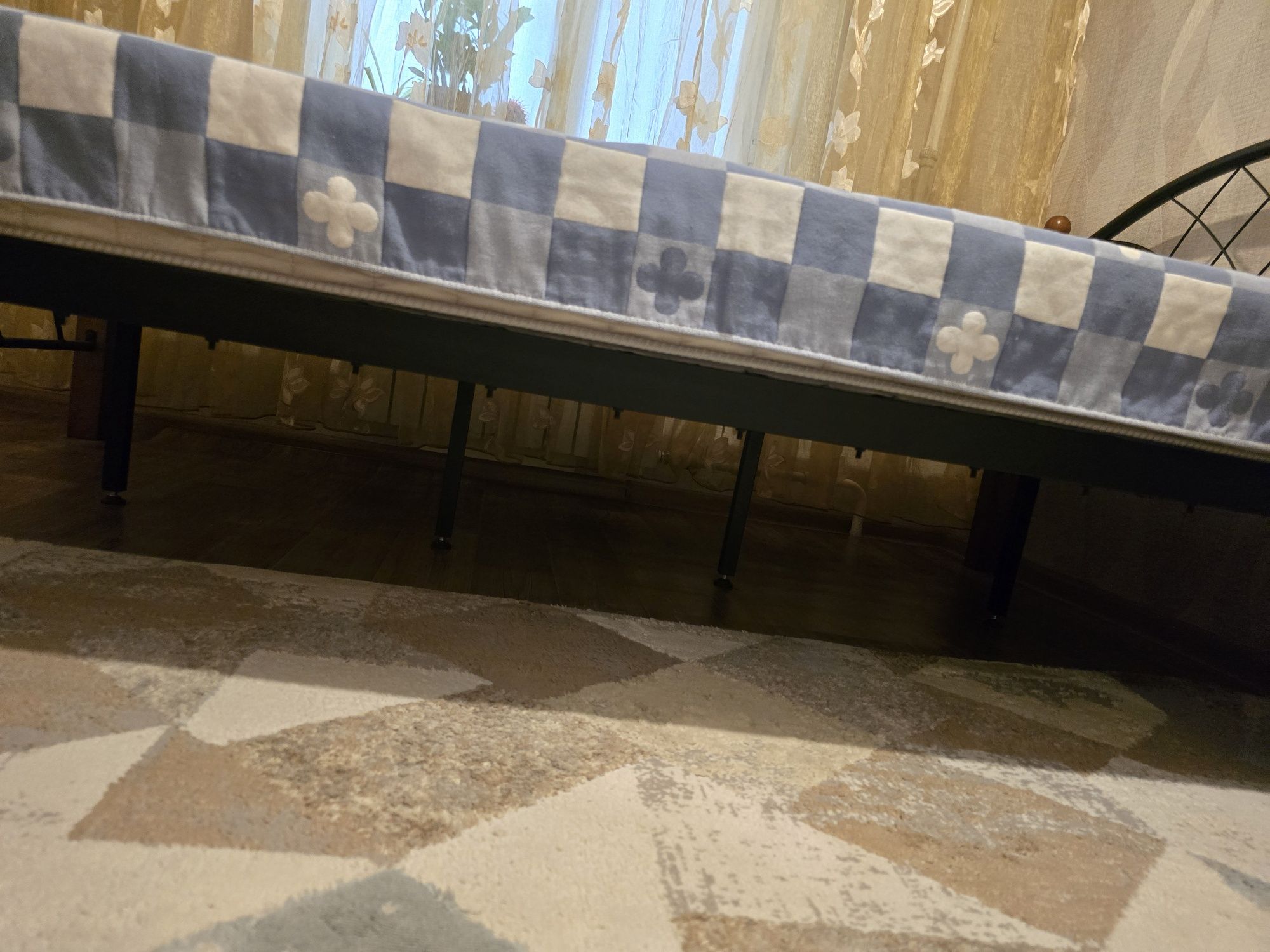 Продам кровать и матрас