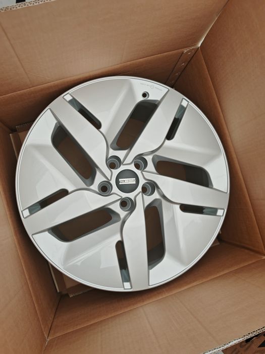 Vand jante de aliaj pentru Tesla pe 19 marca Fondmetal