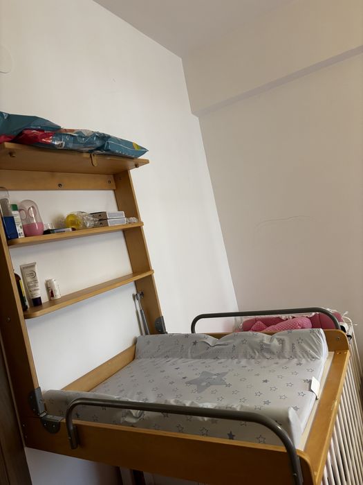 Masa înfășat suspendata pe perete