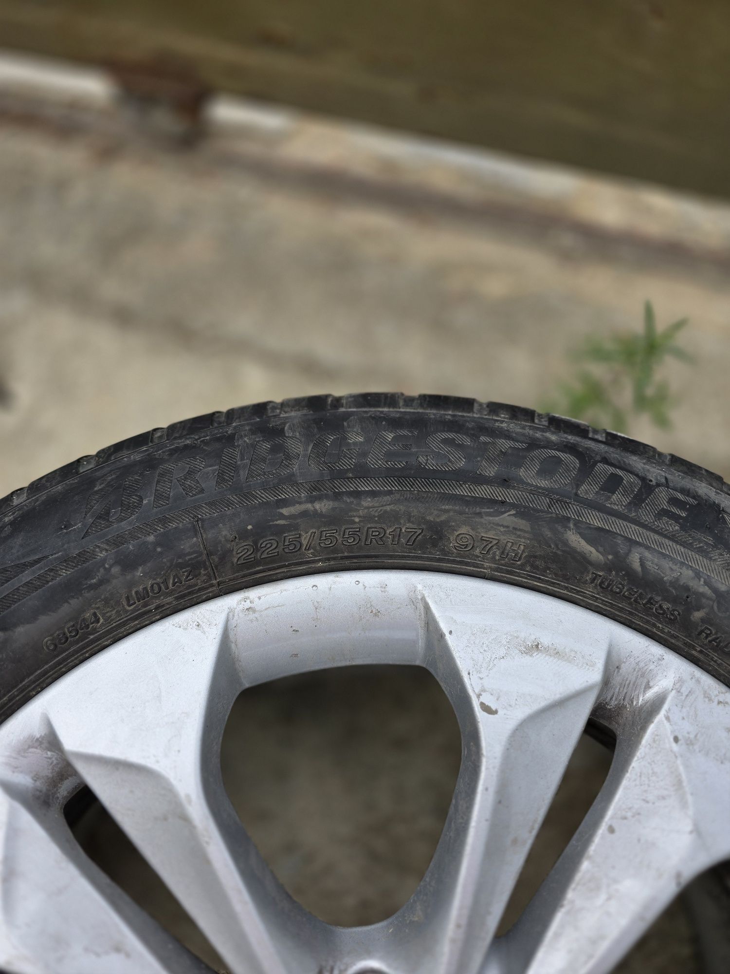 Bridgestone 225/55/17