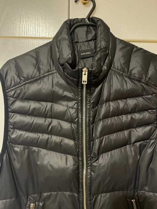 DIESEL vesta umpluta cu puf natural, marime XL