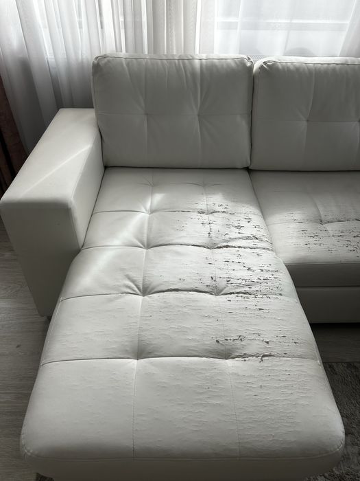 Canapea colt extensibila din piele alba
