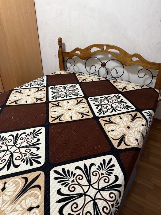 Продам кровать двухспальную