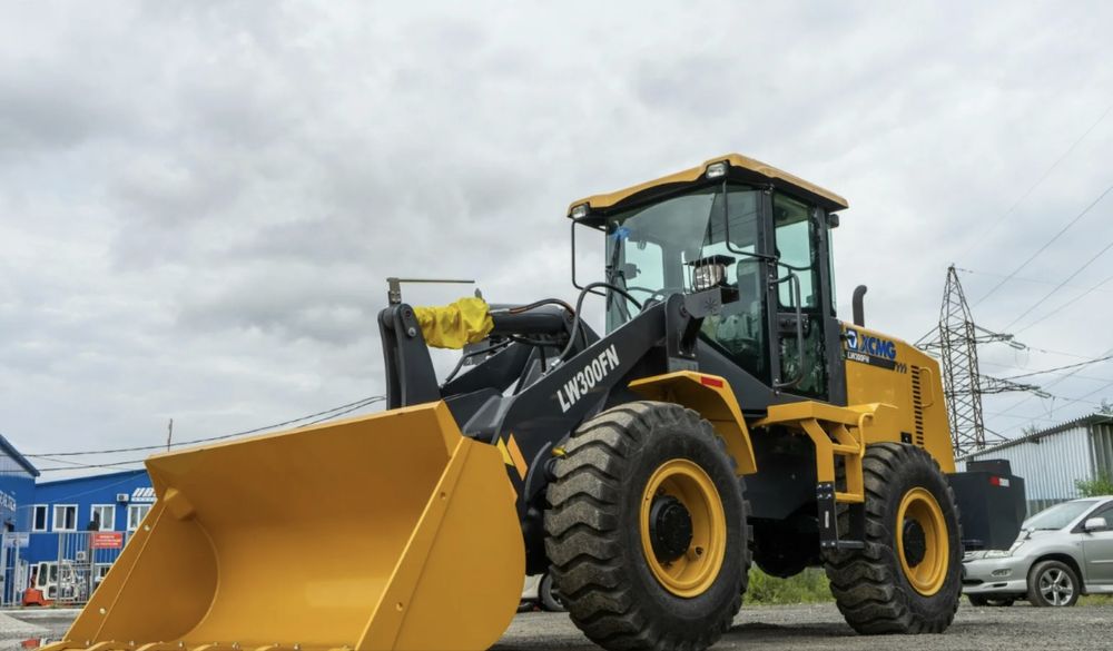 Услуги, аренда погрузчик 3 тонник