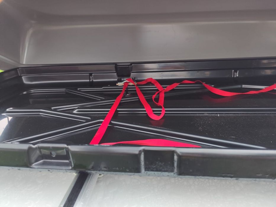 Cutie portbagaj Thule/ KAMEI Delphin 460 cu bare incluse 2300x700x380