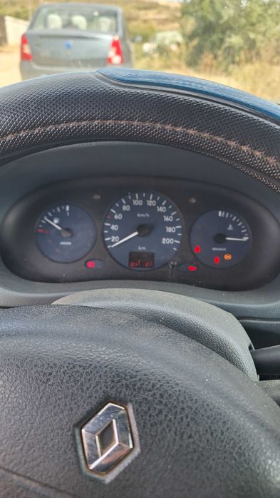 Se vinde, pentru reparat sau dezmembrat!