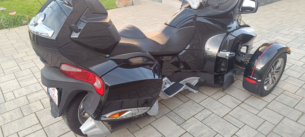 Can am BRP spyder RST