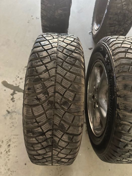 Зимни гуми с джанти 215/65/R16 от Тойота Рав4 (Toyota RAV4)