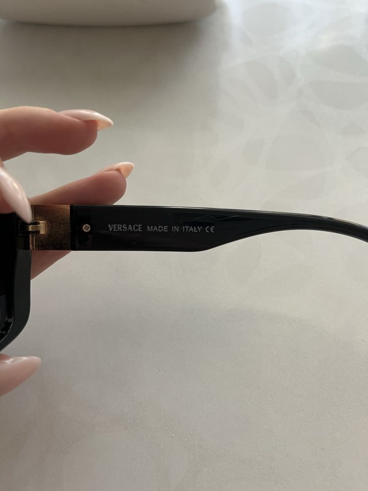 Слънчеви очила  Versage