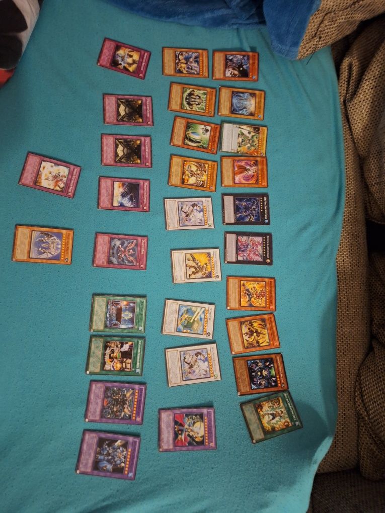 Оригинални Yu-Gi-Oh карти за игра