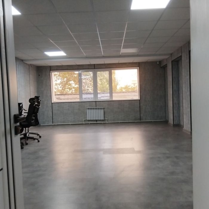 На Лабзаке в Бизнес Центре Офис 110м2
