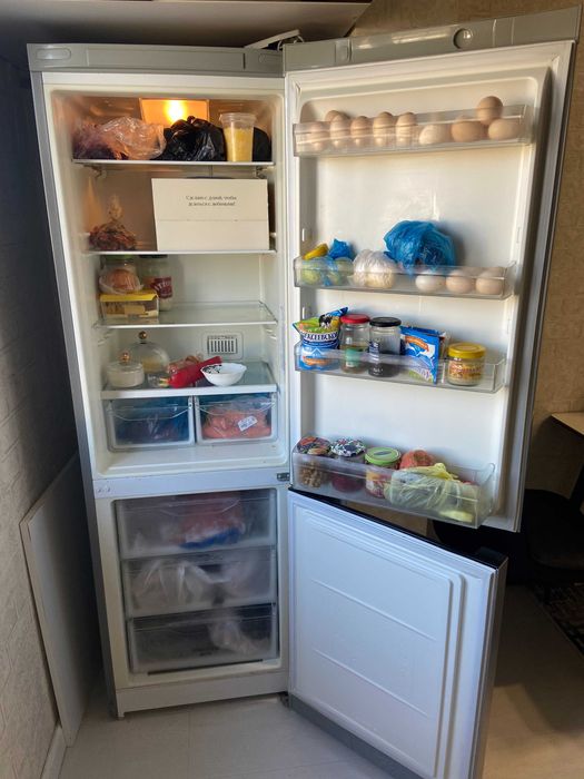 Холодильник Indesit холати яхши ранги кулранг
Холодильник Indesit