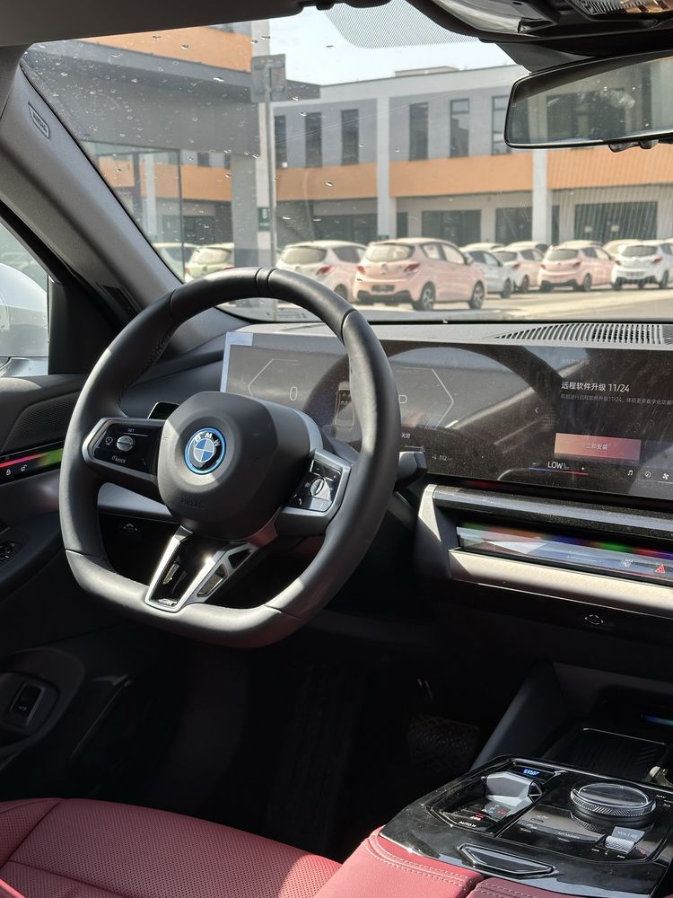 BMW i5 eDrive 35L 2025год