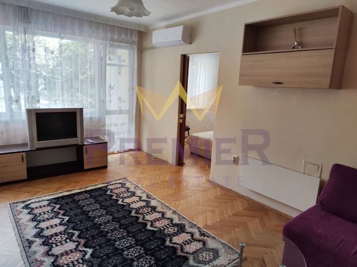 Дава се под наем Двустаен апартамент в Варна, Цветен квартал - 64 кв.м за 612 € - Снимка #1