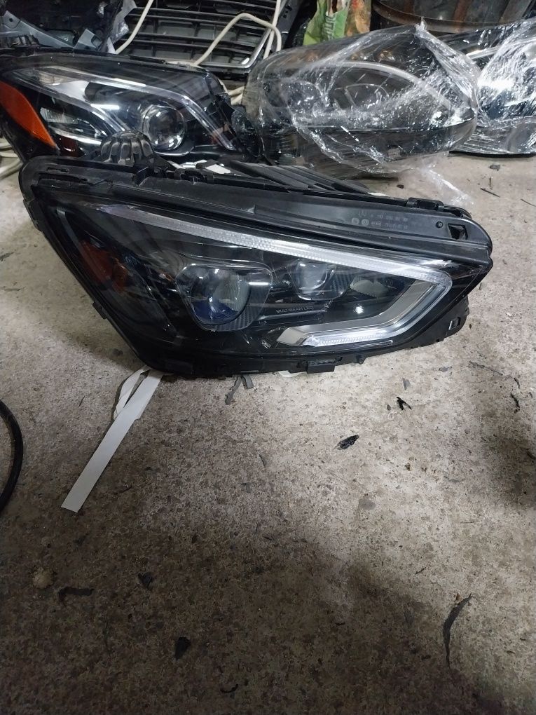Десен фар mercedes Gt
