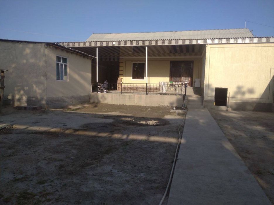 Жомбойда тайор уй сотилади. 9 соток кириб яшанг