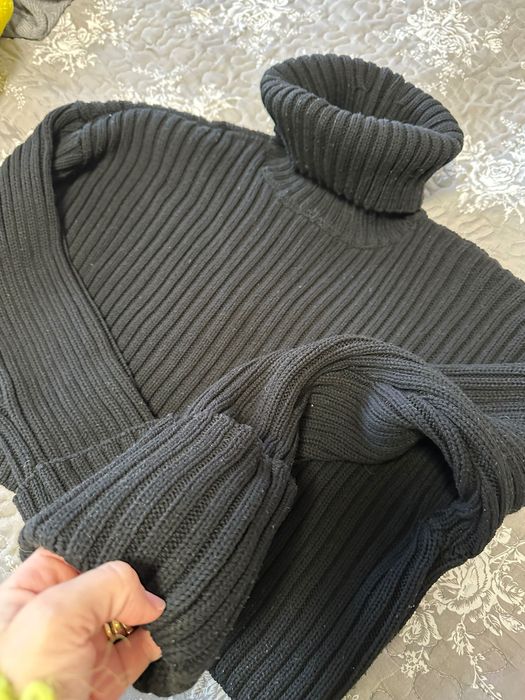 Скъсен пуловер с поло