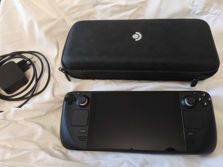 Продавам Steam Deck LCD