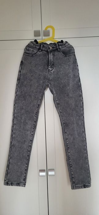 Теплые джинсы  на девочку 164 размер