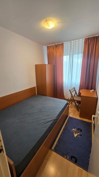 Apartament cu 3 camere de închiriat