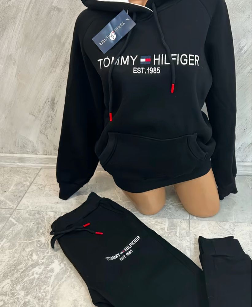 Комплект на Tommy Hilfiger