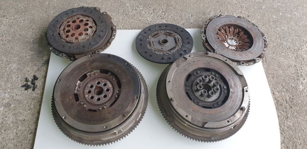 Kit ambreiaj (Placa + Disc + Volanta ) 2,8 motorizare pentru VW LT Eur