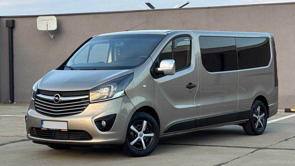 Opel Vivaro Extra-Lung 8+1-Locuri (Trafic)